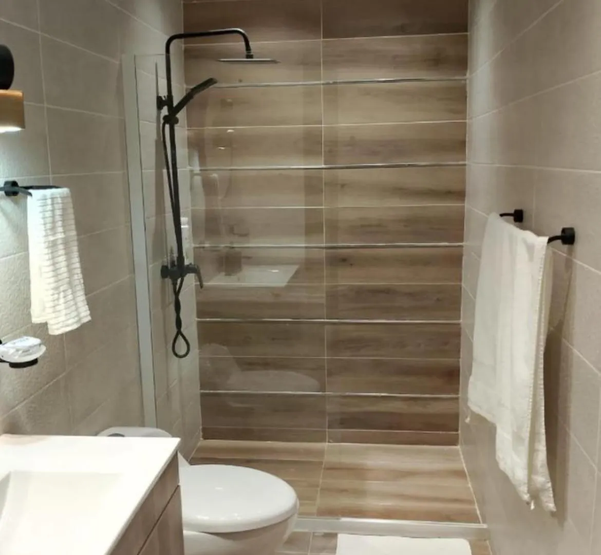New Luxury 2Br King Bed, Gym, & Pool In The Heart Of Santo Domingo Lägenhet